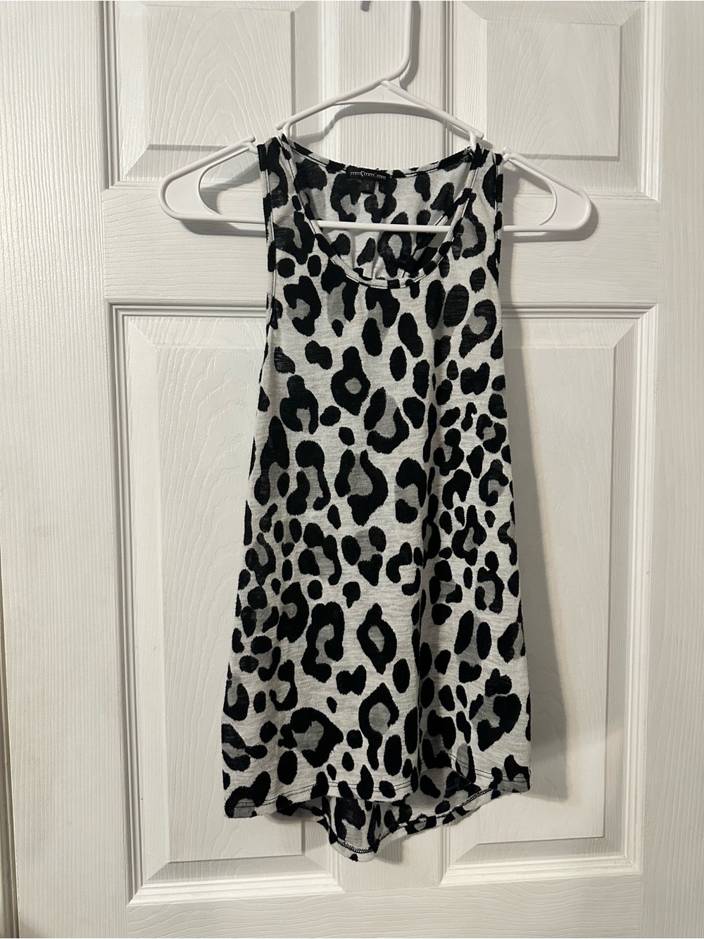 Black & White Leopard Print Sleeveless Tank Top - Casual